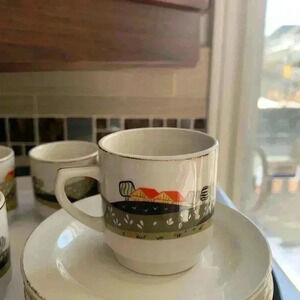 VINTAGE Kun-Lun espresso/ coffee  cups and saucers. Cutest scenery ever
